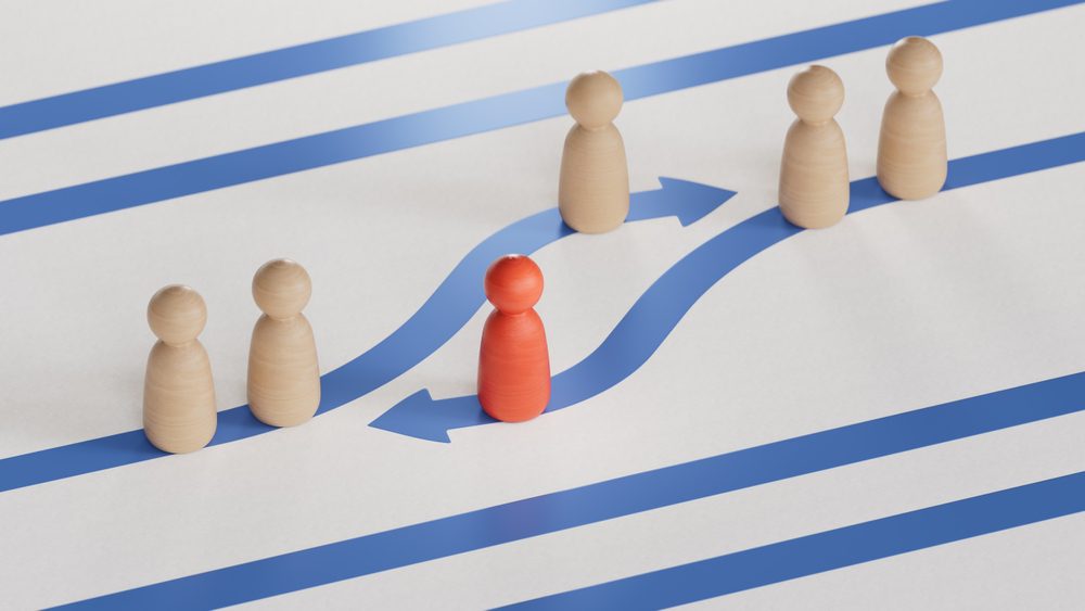 Red and white pawns with golden arrows. Employee swap or turnover concept.Leadership with business success concept.3D rendering on white background.